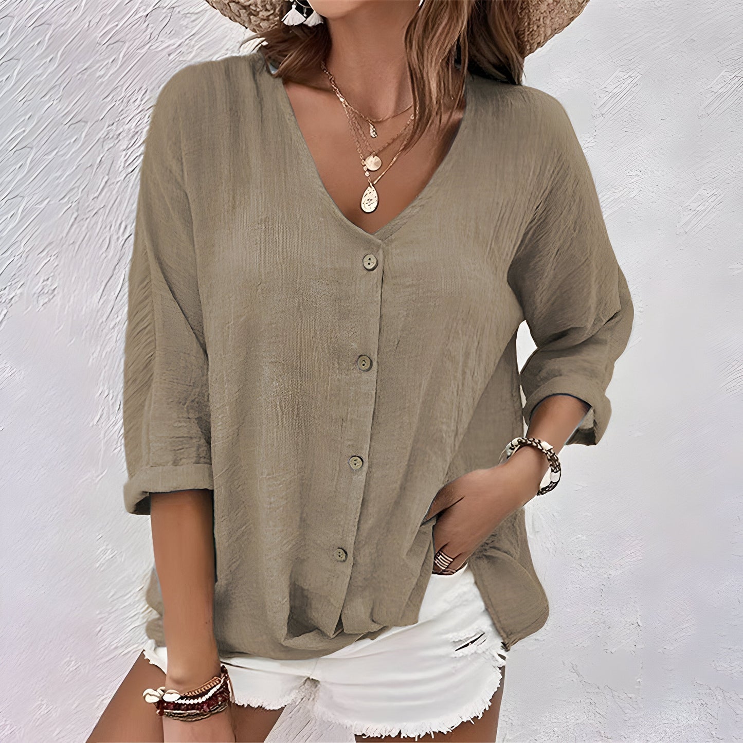 Dames Blouse met V-hals, 3/4 Mouw en Knoopsluiting Khaki