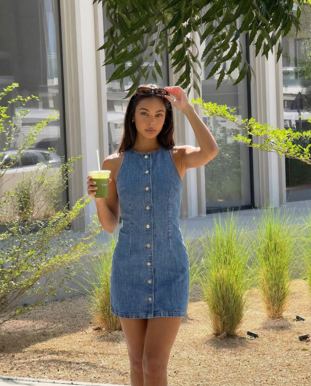 Dames Mouwloze Denim Mini Jurk met Knoopsluiting aan de Voorkant