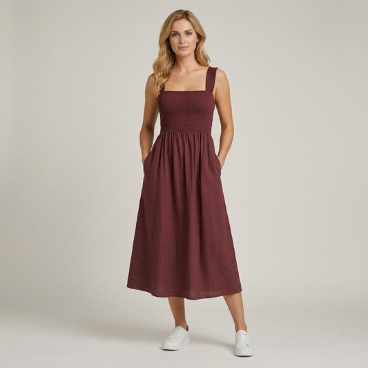Dames Mouwloze Maxi Jurk met Vierkante Hals, Smock Detail en Open Rug Bruin
