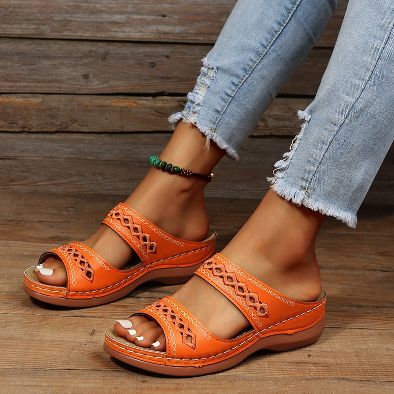 Dames Sandalen met Wigzool en Uitgesneden Detail Oranje