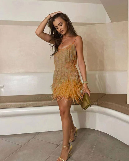 Dames Cocktailjurk met Spaghettibanjes en Pailletten Goud