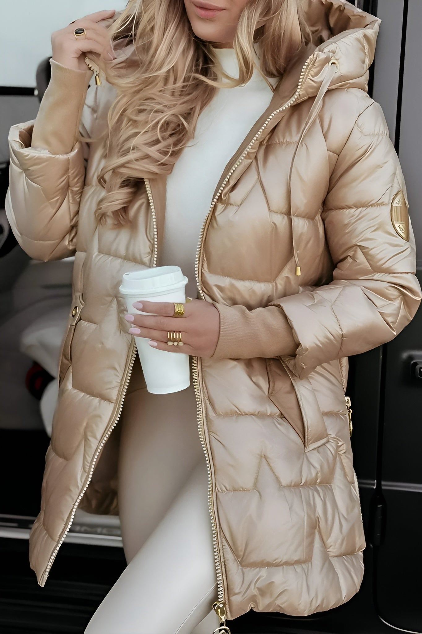 Dames Gewatteerde Winterjas Lang met Capuchon en Glanzende Look Beige
