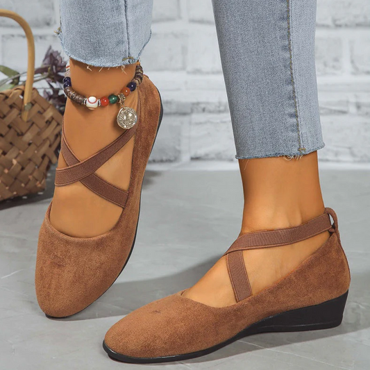 Dames Ballerina Instapschoenen met Kruisband en Sleehak Bruin