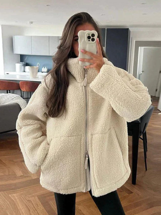 Dames Tussenjas met Oversized Pasvorm en Zachte Sherpa Fleece Beige