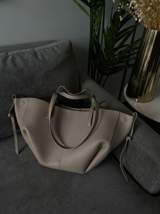 Dames Schoudertas met Elegant Design Taupe