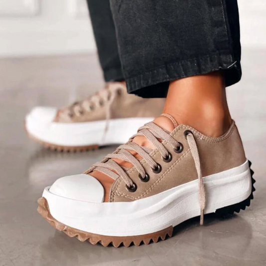 Dames Sneakers met Slip-On Ontwerp en Plateauzool Beige