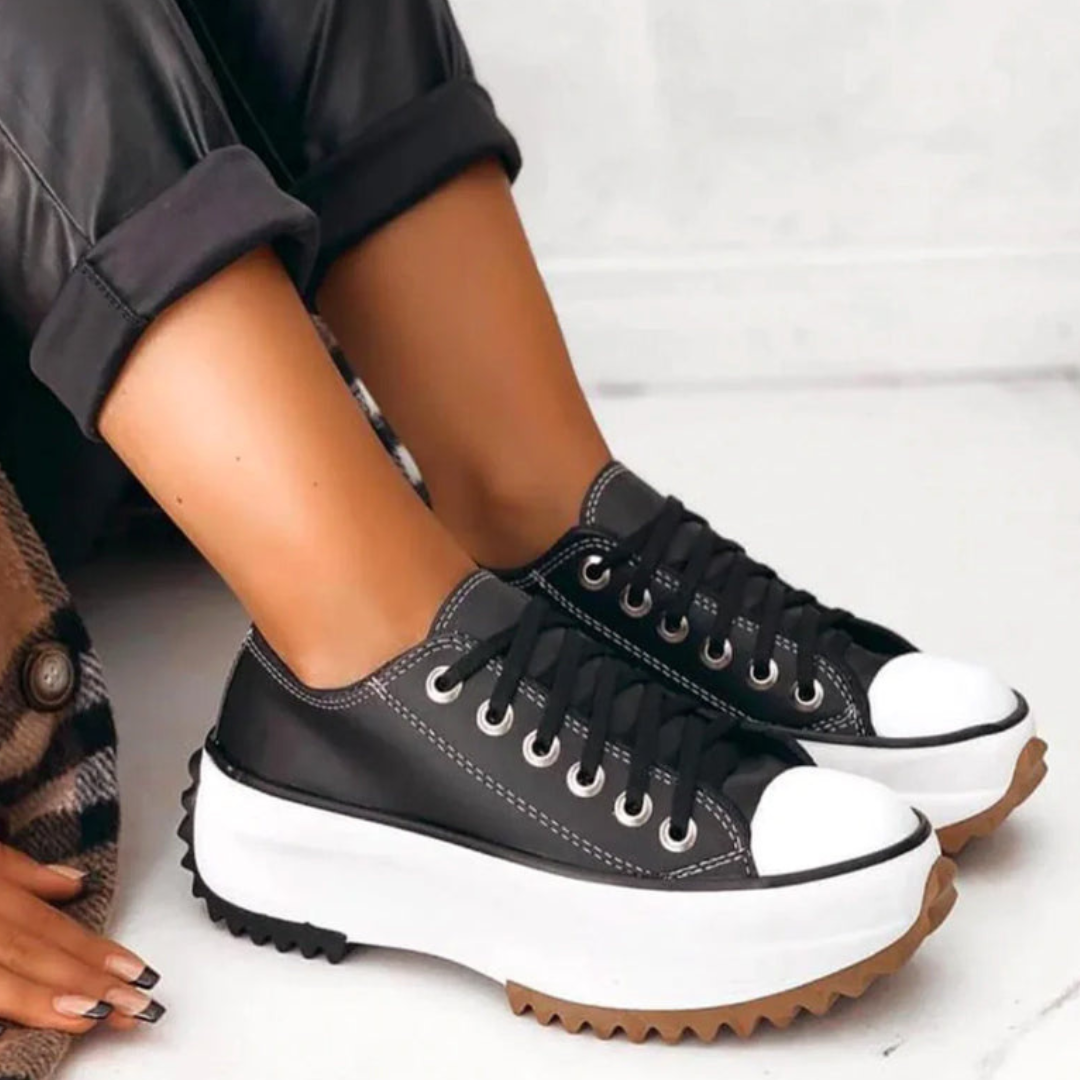 Dames Sneakers met Slip-On Ontwerp en Plateauzool Zwart