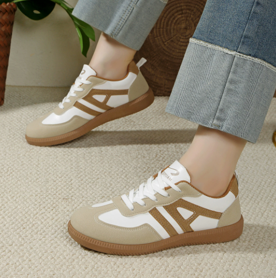 Dames Sneakers met Vetersluiting en Kleurblok Design