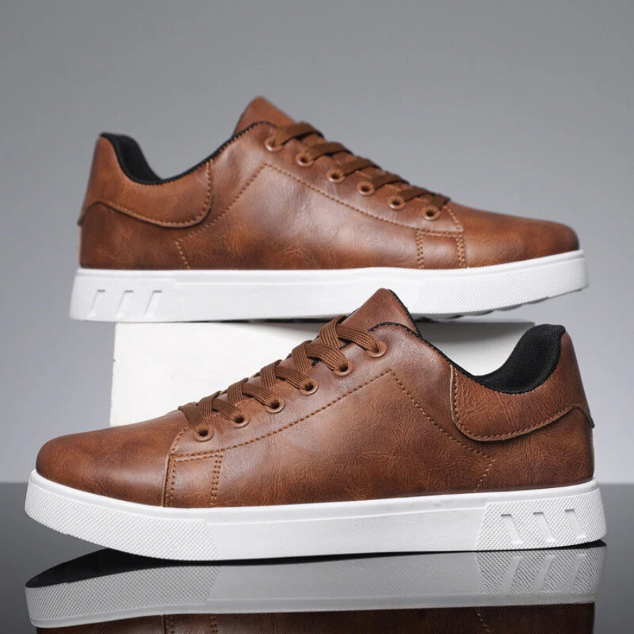 Heren Sneakers met Vetersluiting, Lage Schacht en Strak Silhouet Bruin