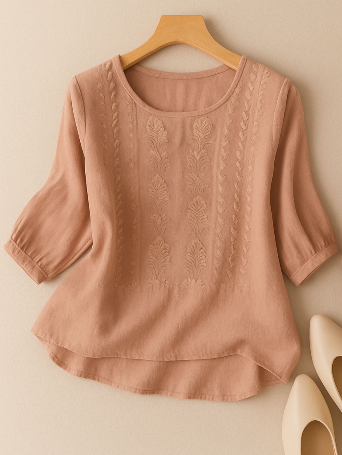 Dames Blouse Driekwart Mouw met Geborduurde Voorkant en Ronde Hals