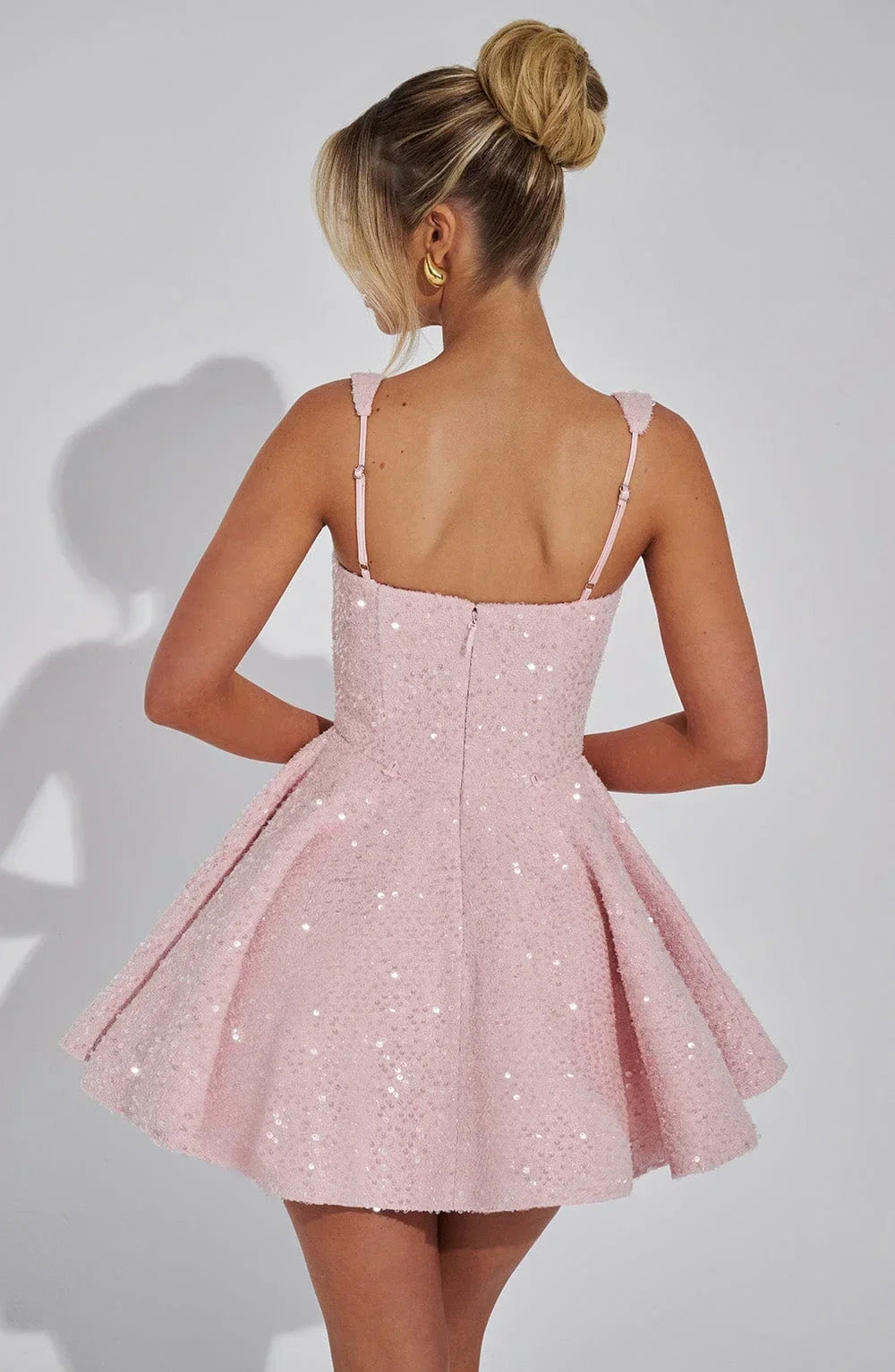 Dames Glitter Mini Jurk met Verstelbare Bandjes en Grote Strik op de Rug