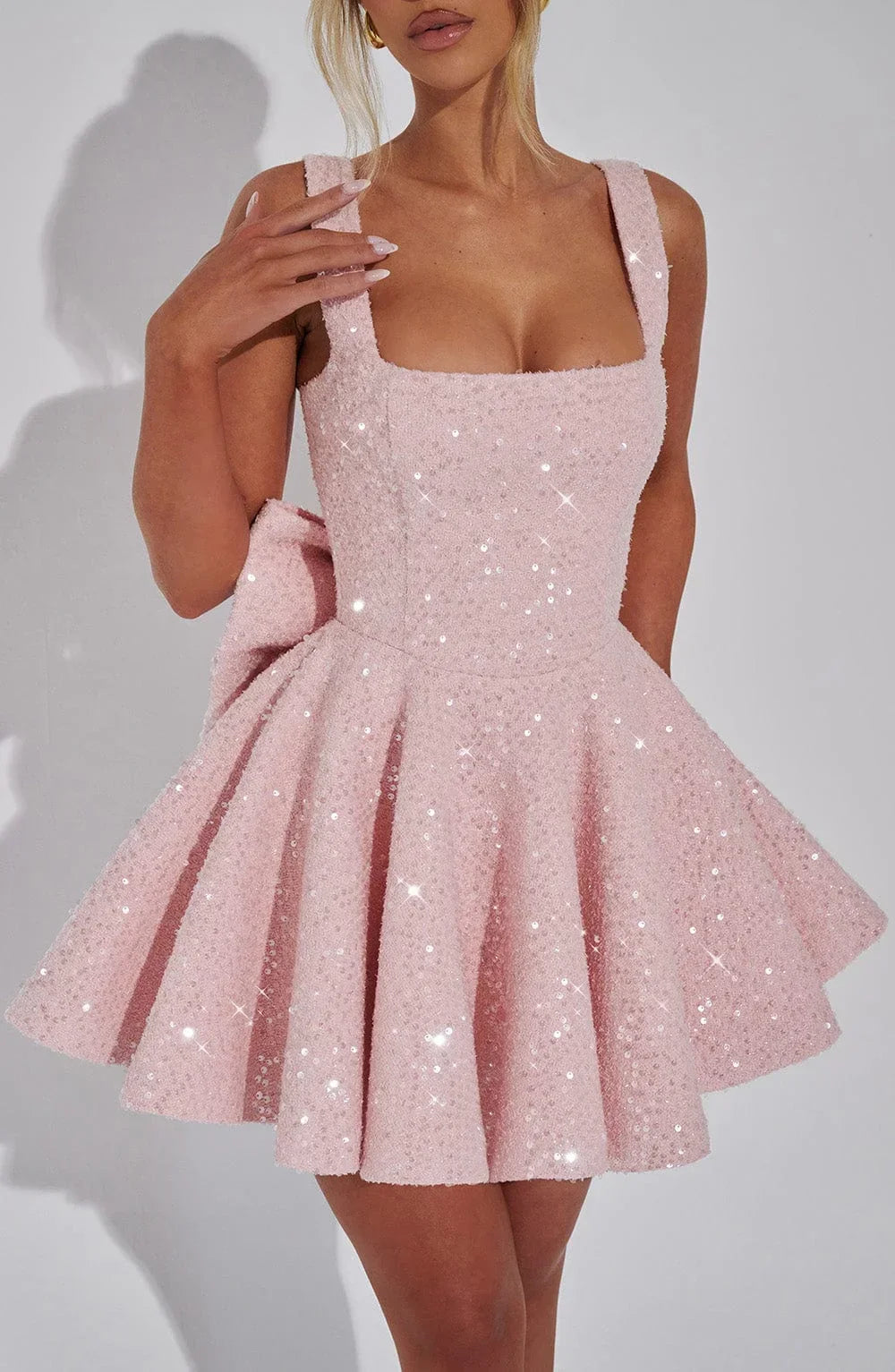 Dames Glitter Mini Jurk met Verstelbare Bandjes en Grote Strik op de Rug
