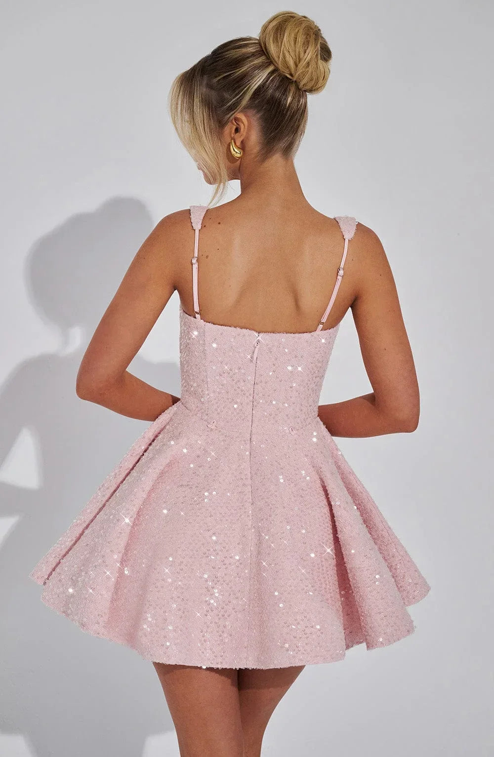 Dames Glitter Mini Jurk met Verstelbare Bandjes en Grote Strik op de Rug
