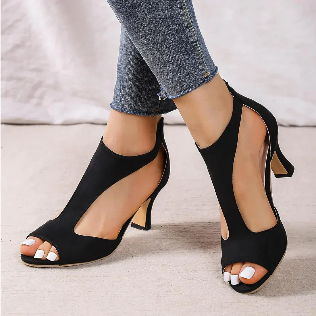 Dames High Heels met Peep Toe en Enkelband met Ritssluiting Zwart