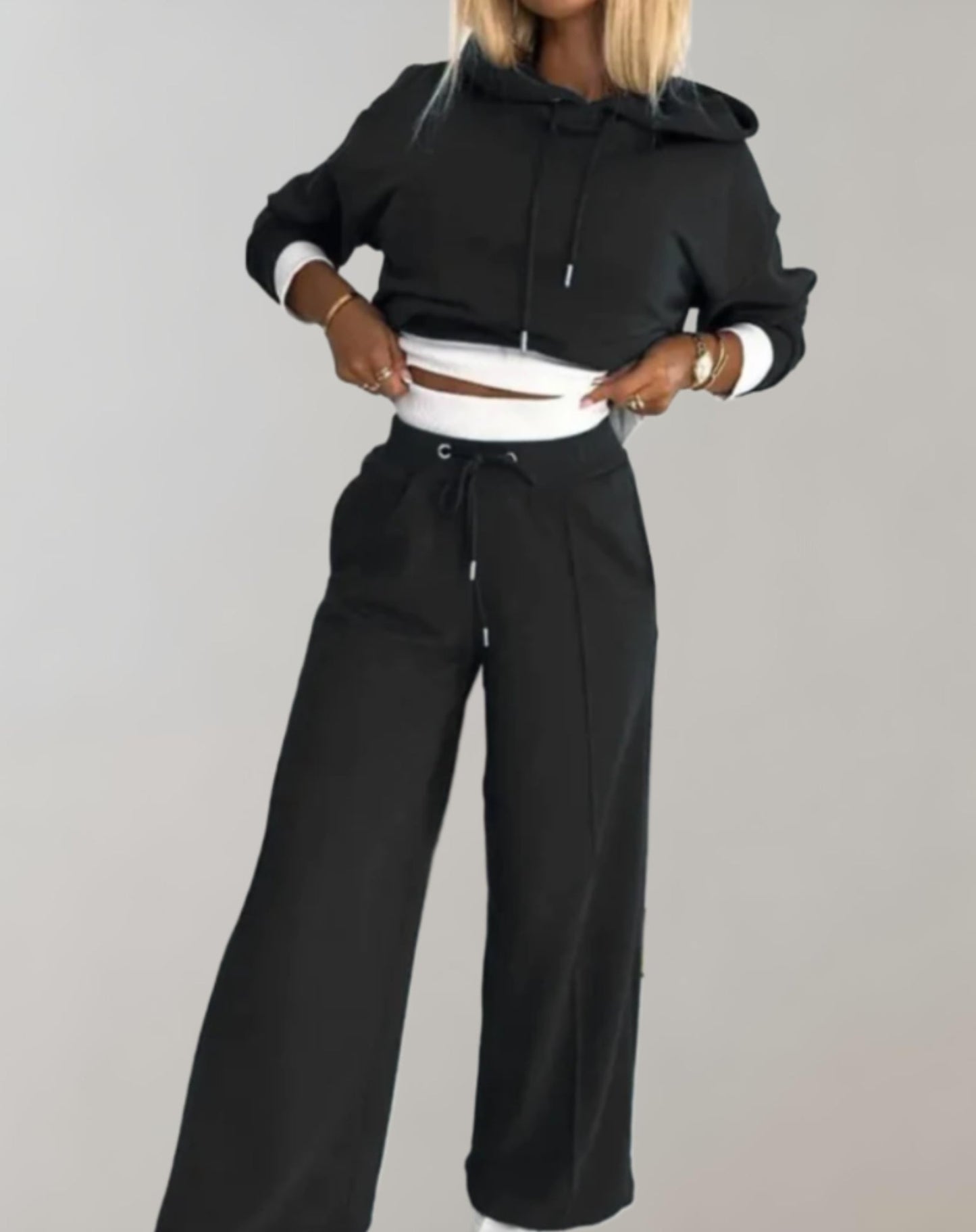 Dames Joggingpak met Crop Hoodie en Wide-leg Broek Zwart