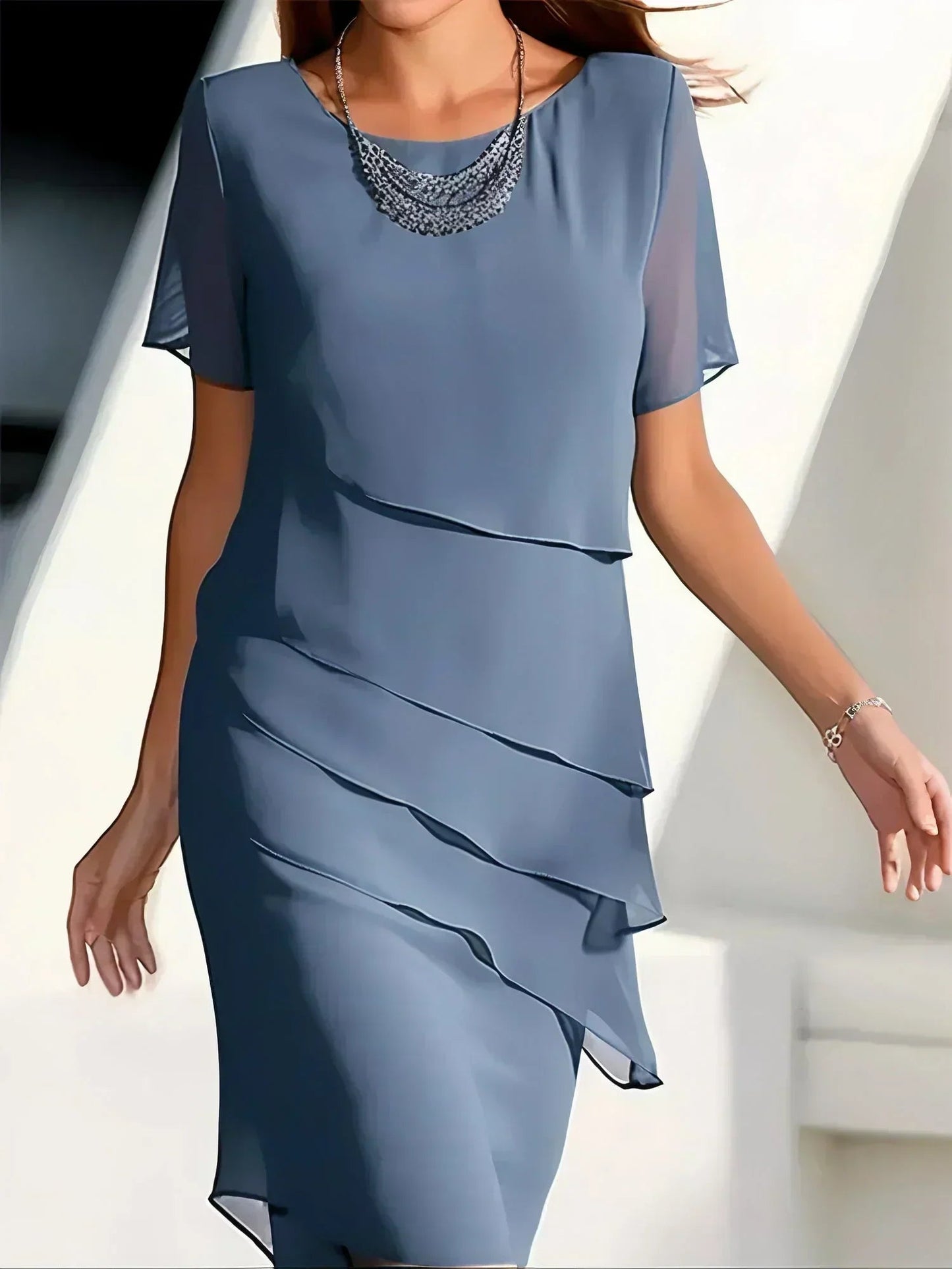 Dames Midi Jurk met Ronde Hals, Korte Mouw en Gelaagde Details Blauw