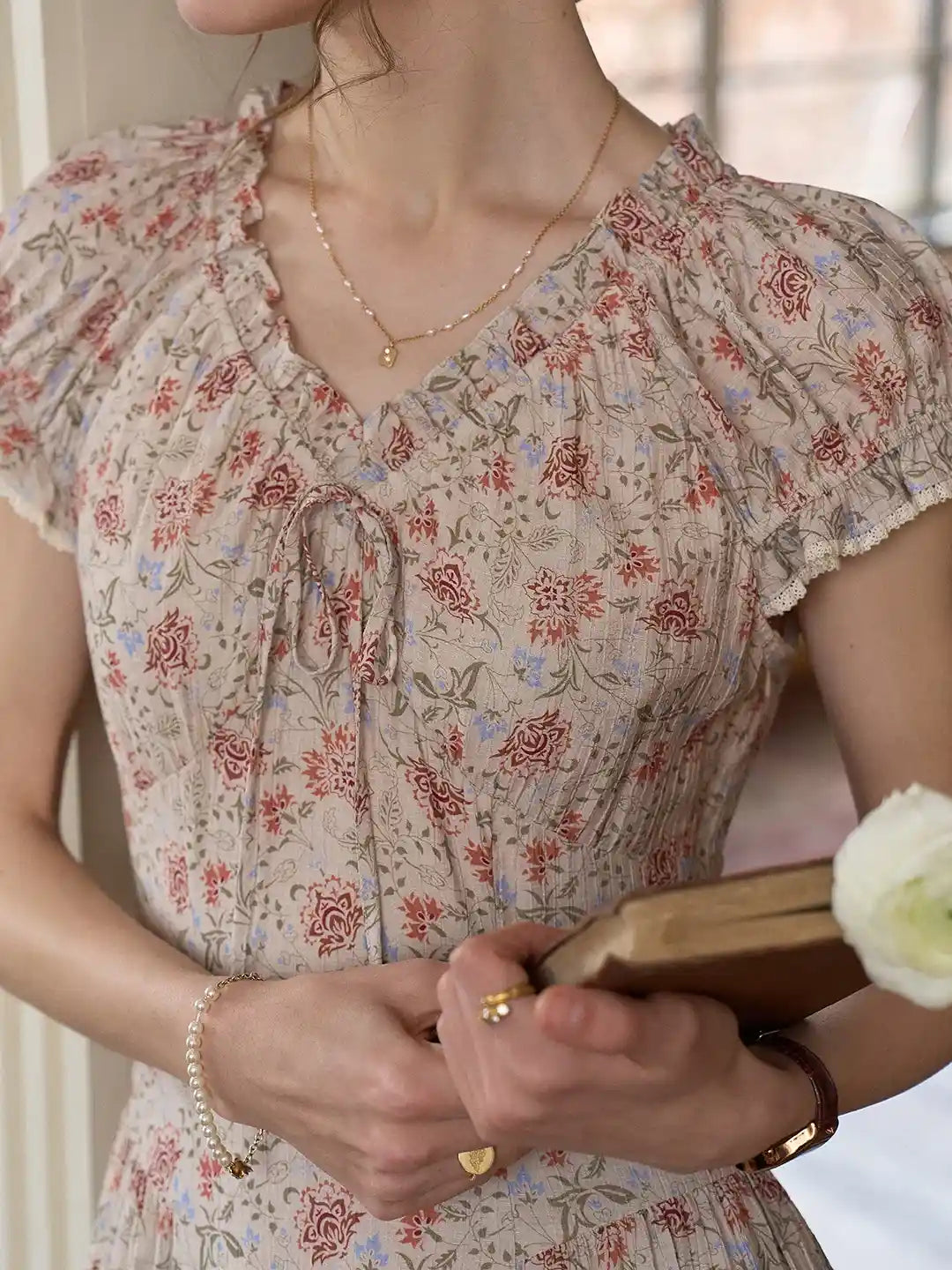 Dames Midi Jurk met V-hals en Bloemenprint Korte Mouw