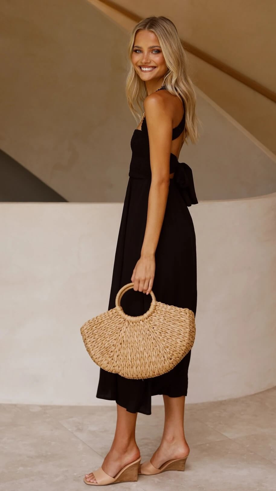 Dames Mouwloze Maxi Jurk met Vierkante Hals, Smock Detail en Open Rug