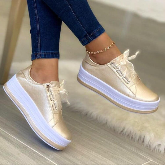 Dames Platform Sneakers met Vetersluiting en Dikke Zool Goud