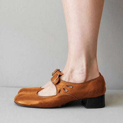 Dames Pumps met Siersluiting en Uitsnijdingen