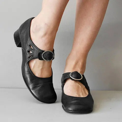 Dames Pumps met Siersluiting en Uitsnijdingen Zwart
