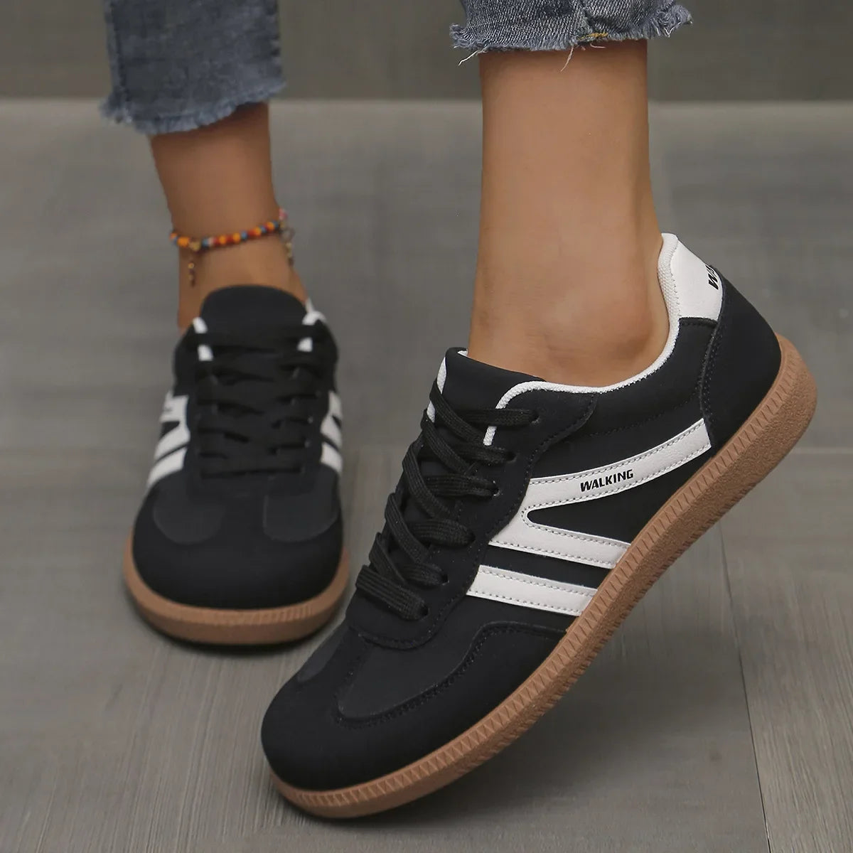 Dames Retro Sneakers met Vetersluiting en Contrasterende Strepen