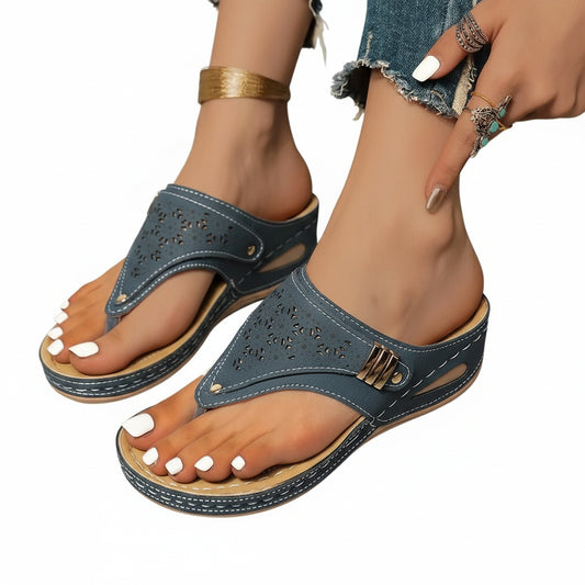 Dames Sandalen met Sleehak en Uitgeknipte Details