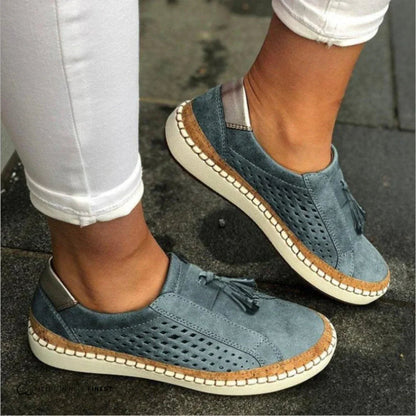 Dames Slip-On Sneakers met Perforaties en Kwastjes Blauw