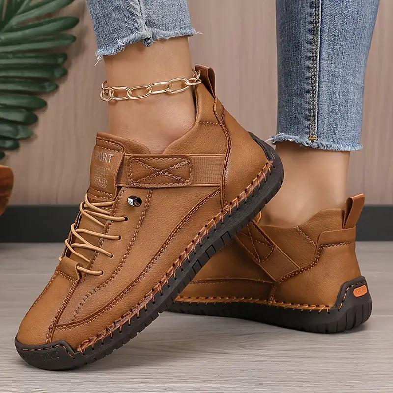 Dames Sneakers met Handgestikt Detail en Elastische Zijpanelen Khaki