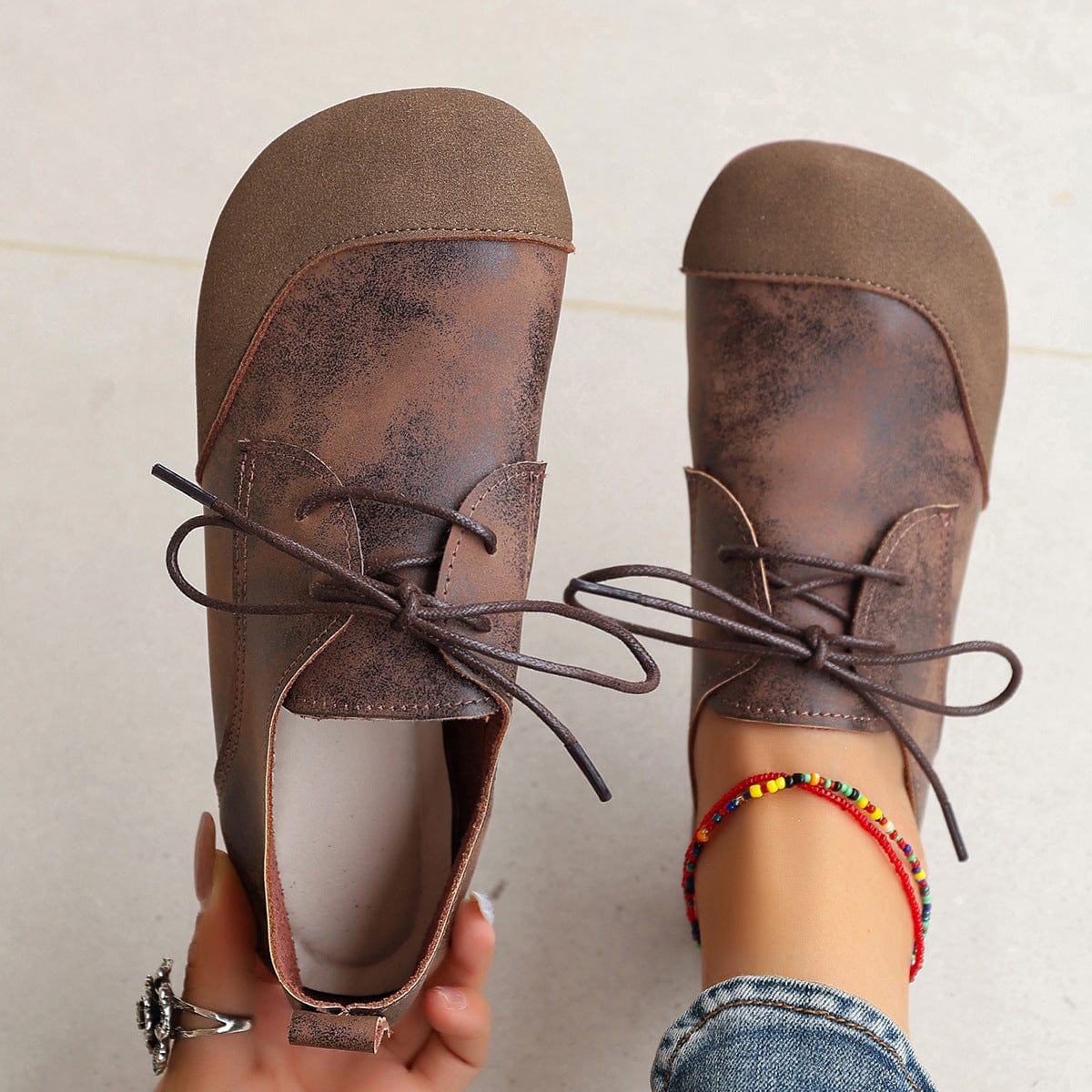 Dames Veterschoenen met Contrasterende Neus en Platte Zool Bruin